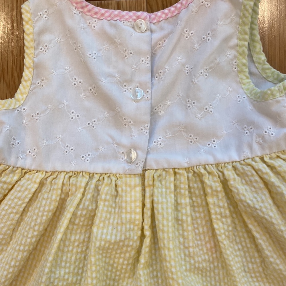 Seersucker and eyelet dress - Picture 5 of 6